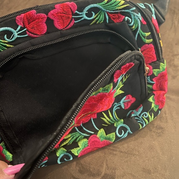 Red Floral Embroidered Fanny Pack - Picture 6 of 10